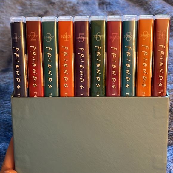 Friends complete series. - Picture 2 of 2